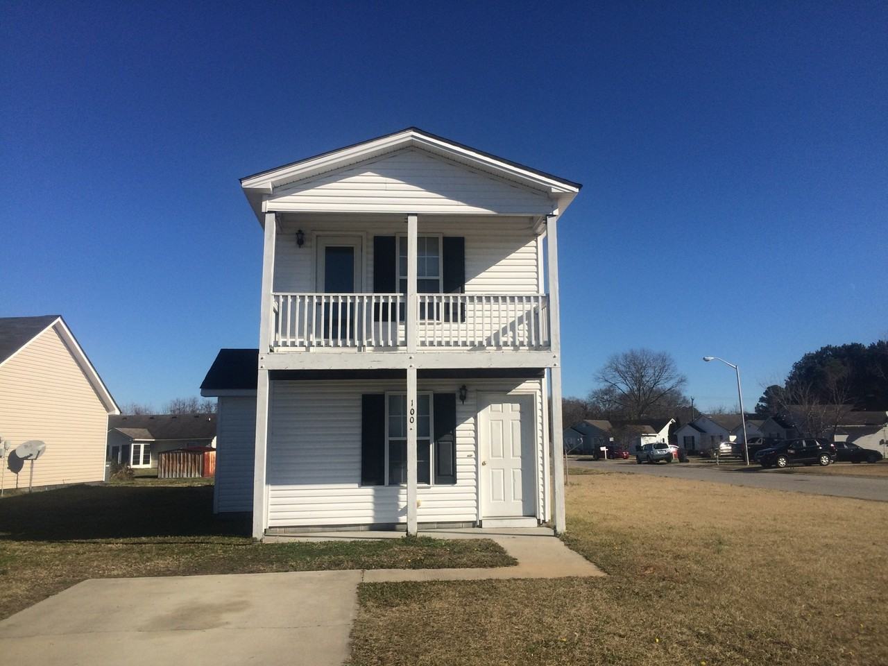 100 Stallings Court - Photo 2 of 13