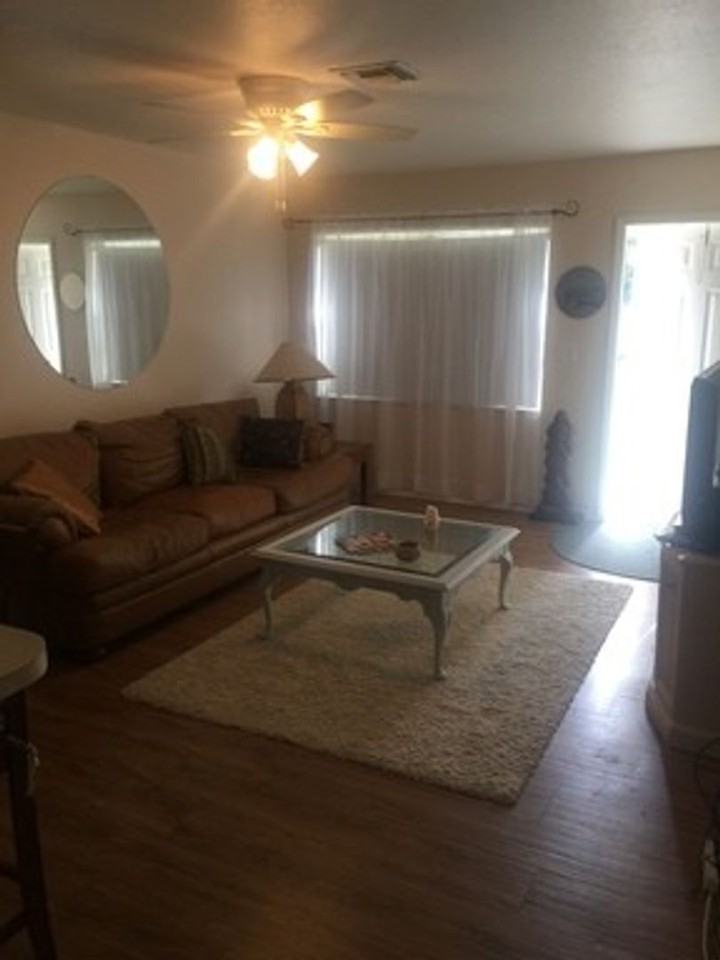 810 Kings Ct - Photo 2 of 6