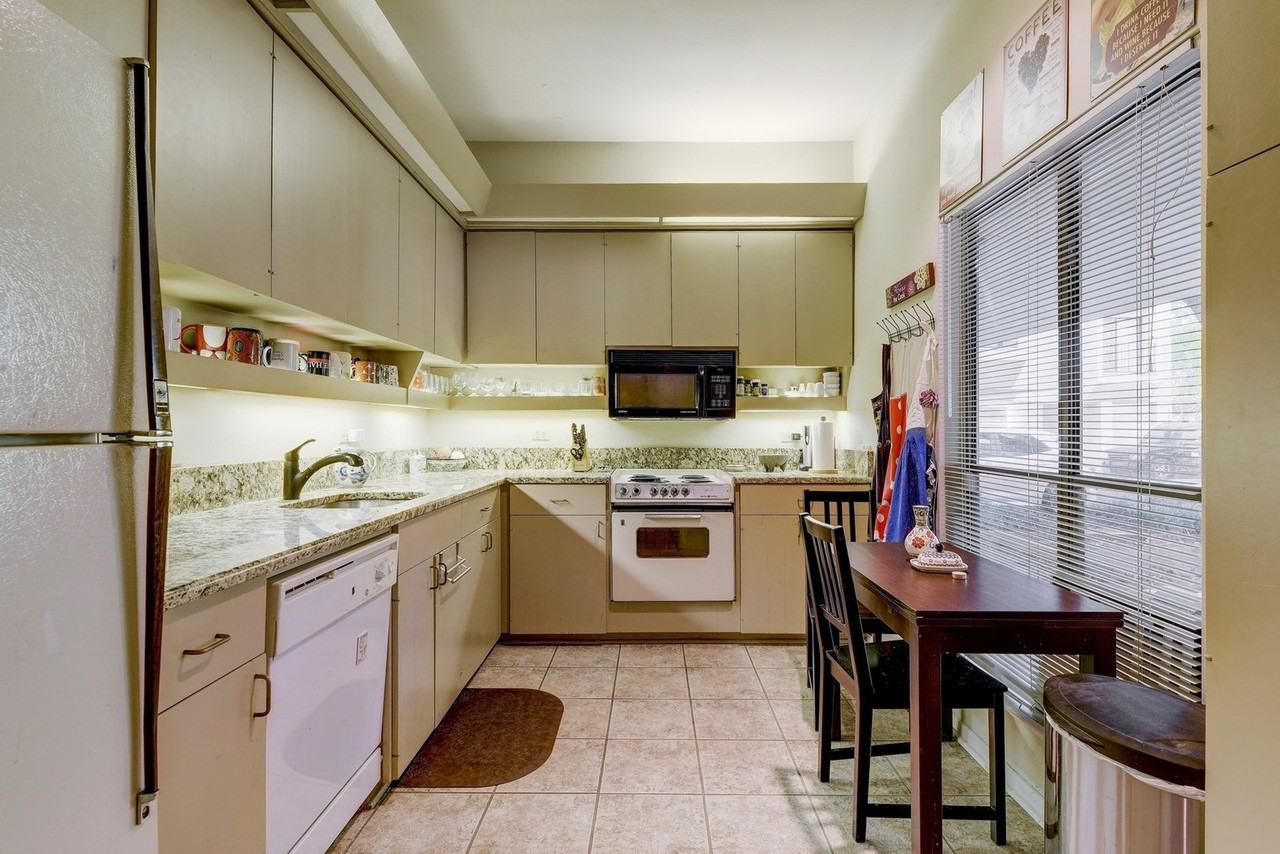 409 E 38th St #103 - Photo 2 of 9