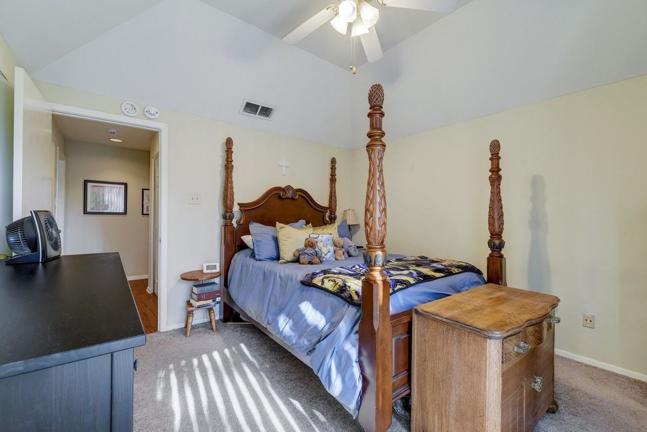 409 E 38th St #103 - Photo 3 of 9