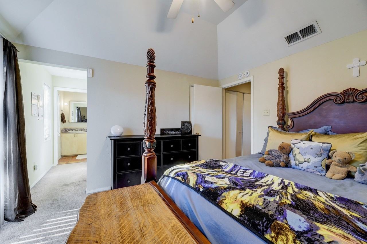 409 E 38th St #103 - Photo 7 of 9