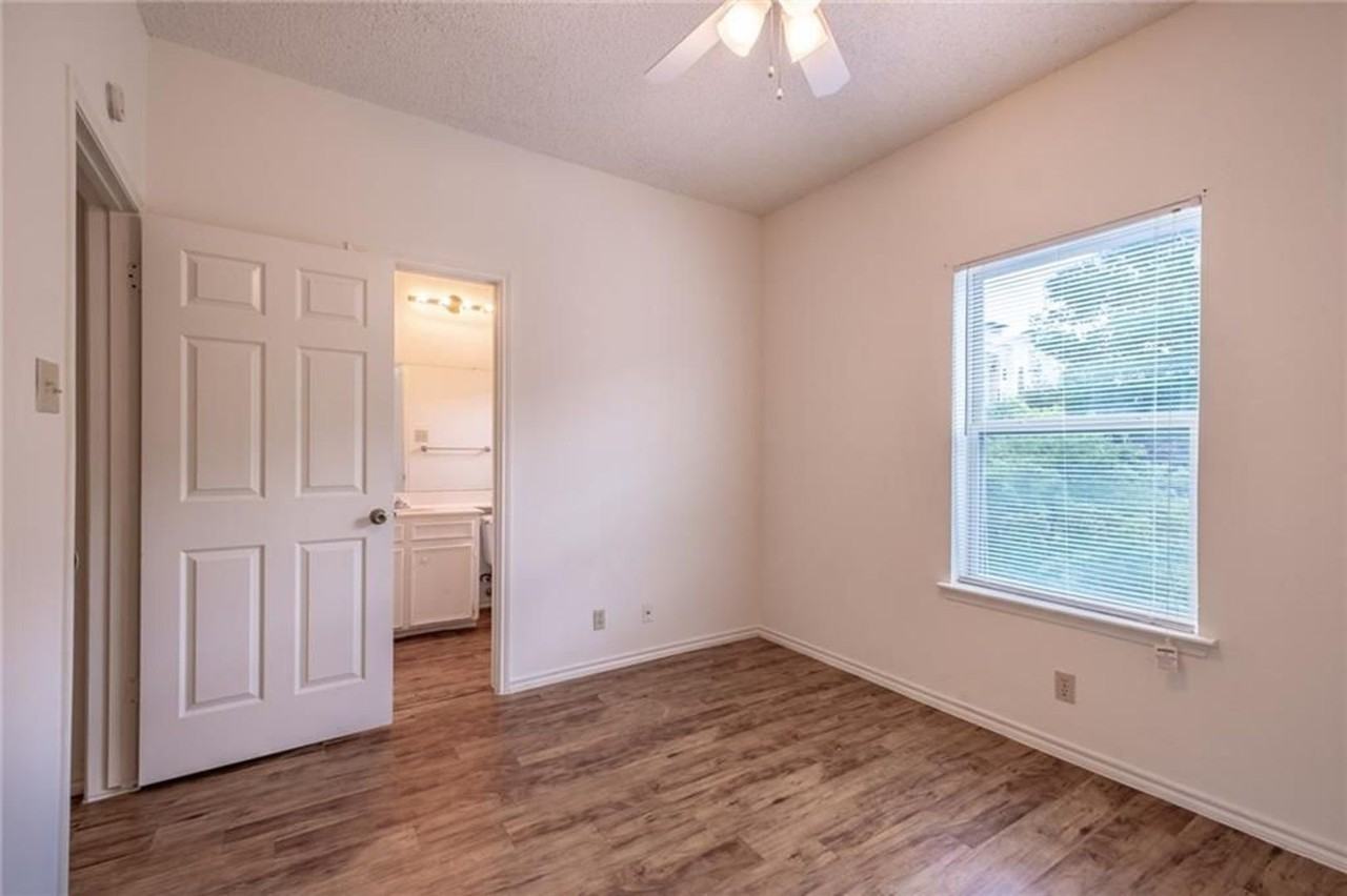 2414 Longview St #302 - Photo 4 of 21