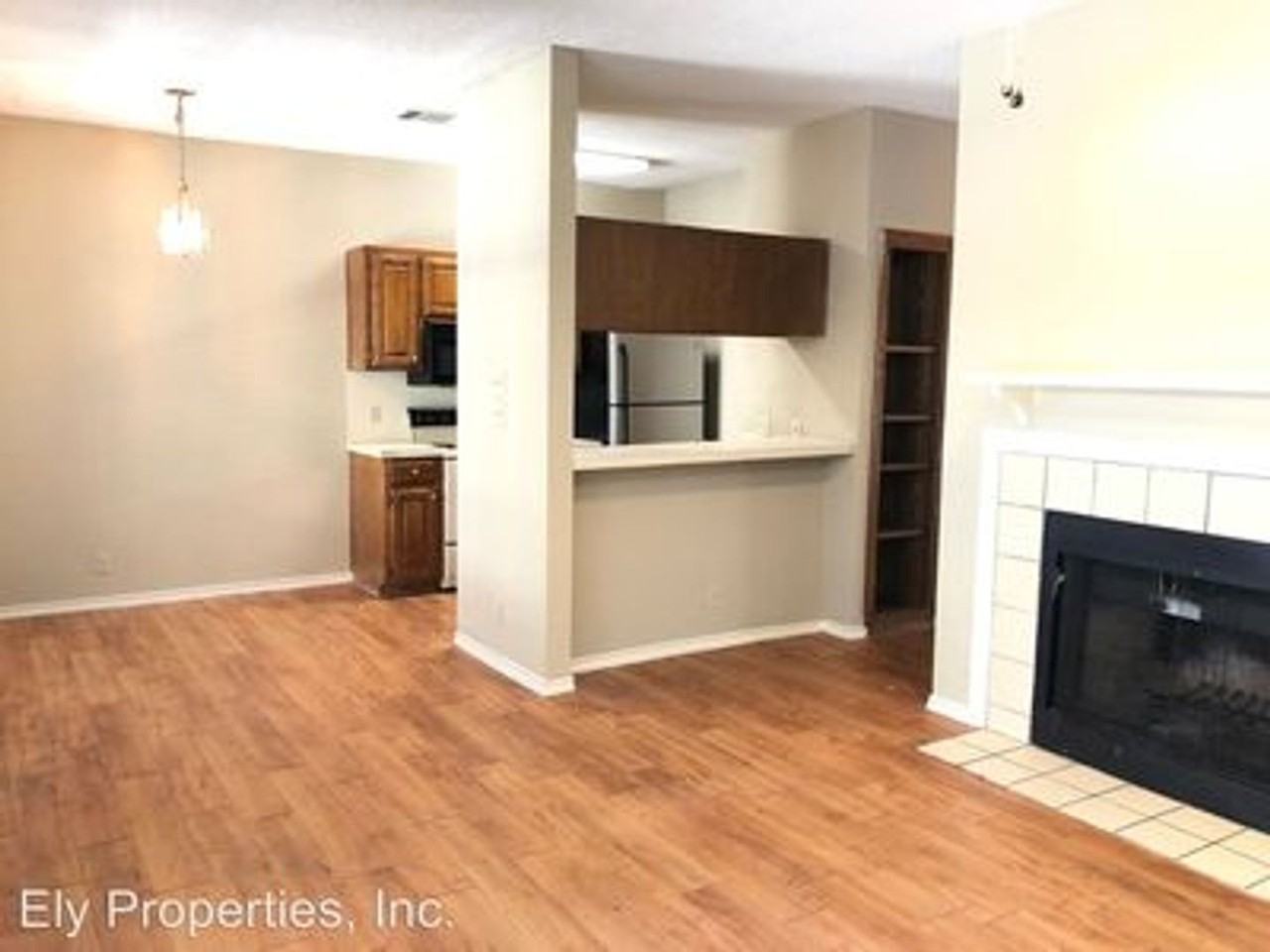 914 W 26th St #106