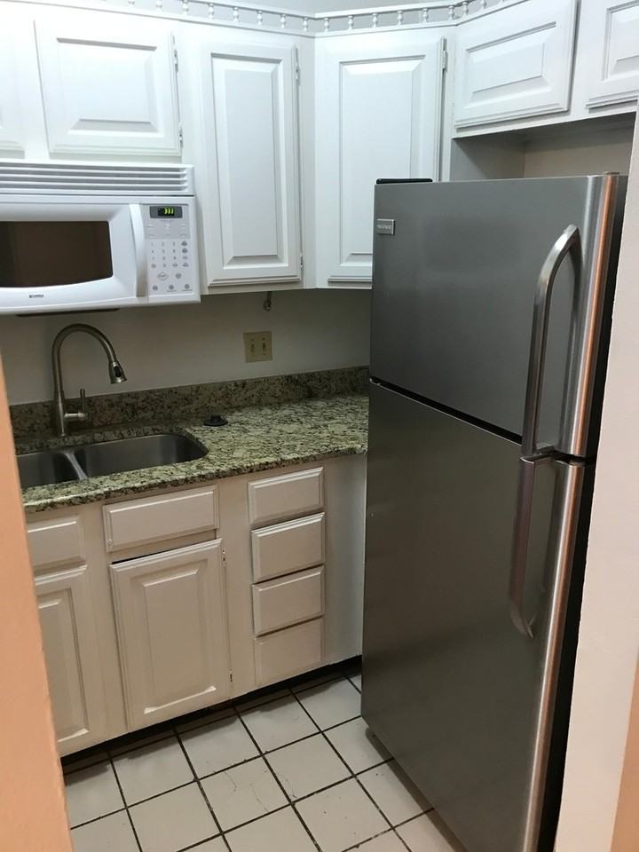 2509 Pearl St #3 - Photo 4 of 7