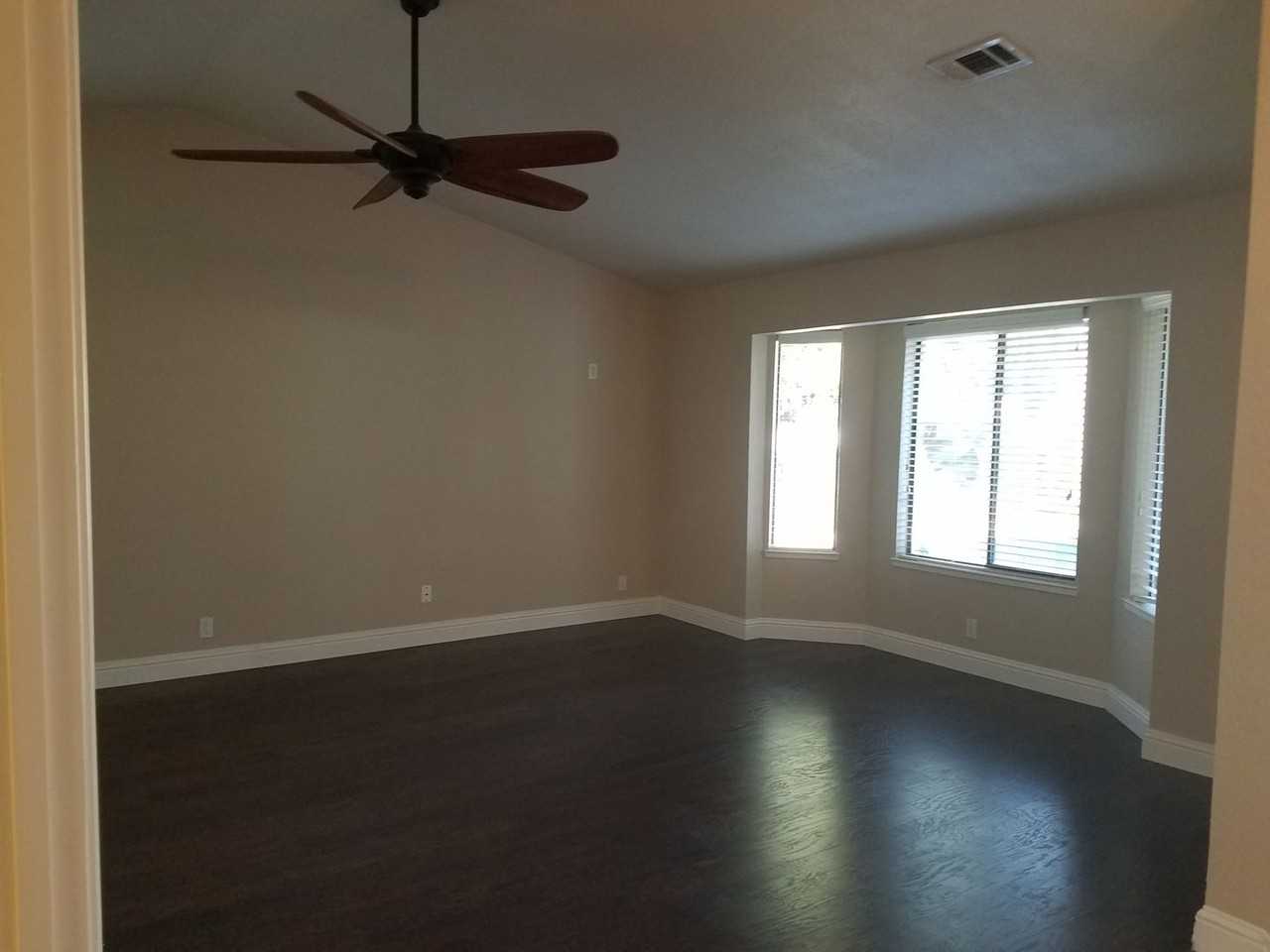 1116 Oak Ridge Dr - Photo 7 of 13