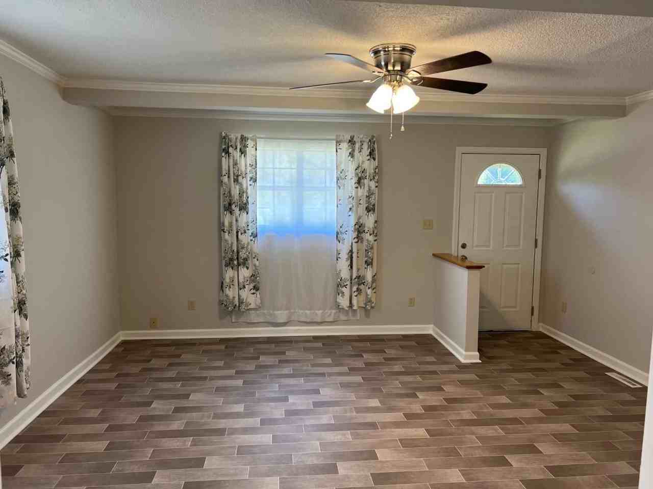 120 Amber Ln - Photo 2 of 16