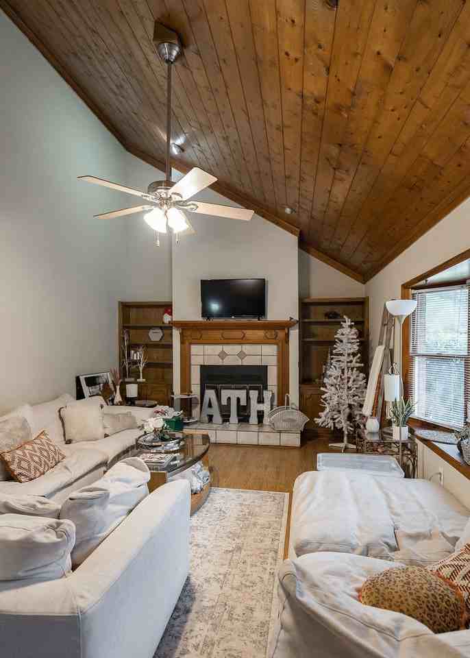 216 Eaglewood Ct - Photo 4 of 36