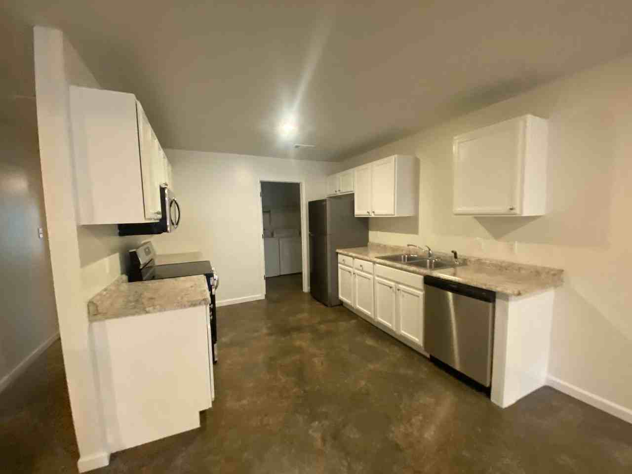 510 Floyd St - Photo 3 of 11