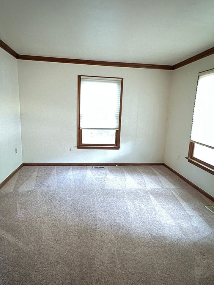 1601 Plover Ct - Photo 2 of 20