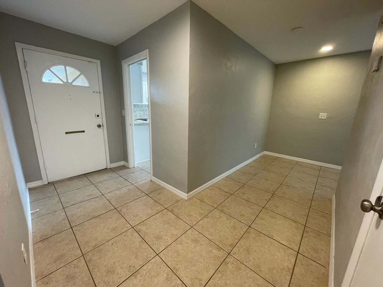 3030 Stanford Ave - Photo 2 of 36