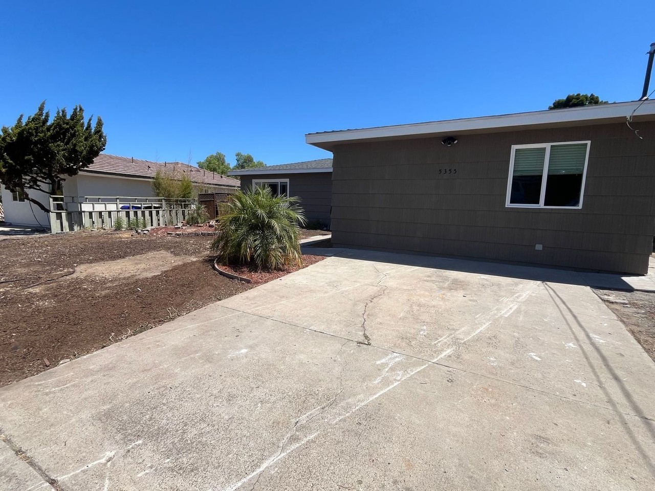 5355 E Falls View Dr - Photo 2 of 19