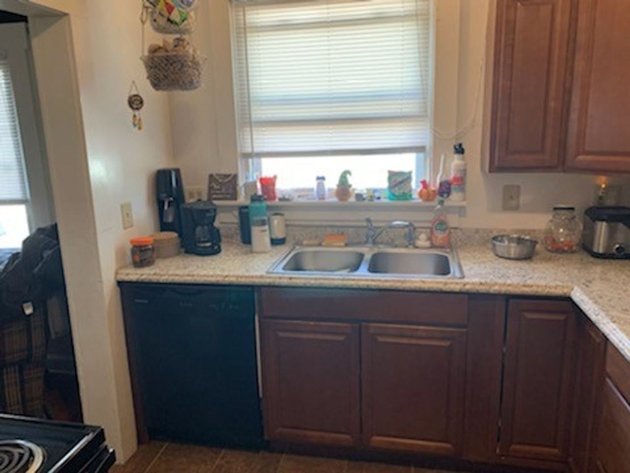 1409 S Walnut St - Photo 5 of 10