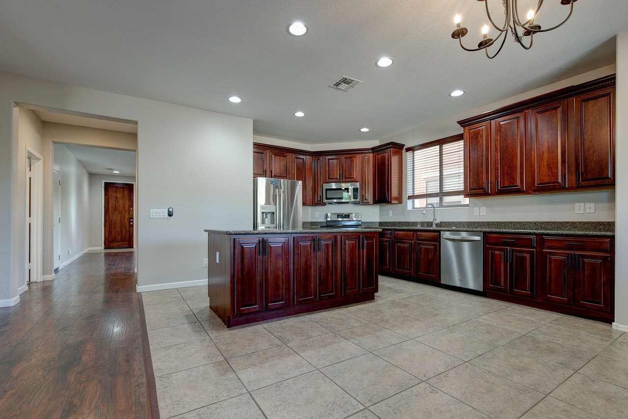 14744 W Poinsettia Dr