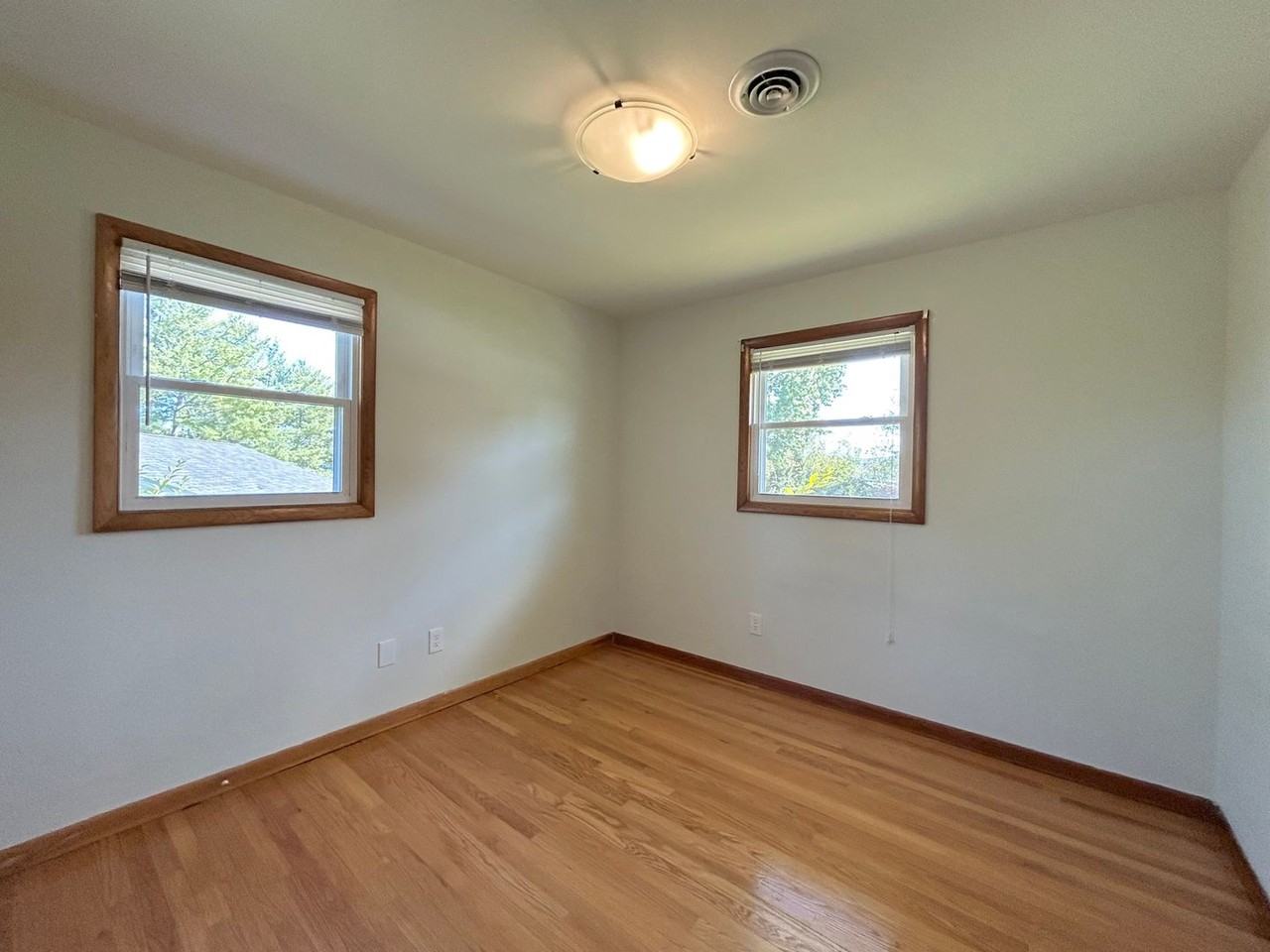 650 Betty Dr - Photo 7 of 13