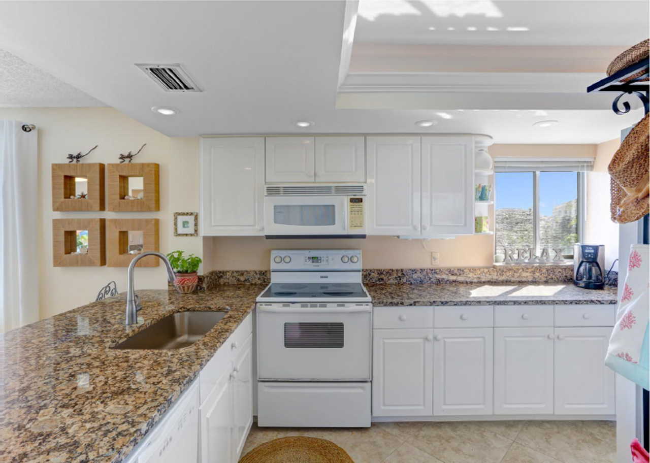 26371 Hickory Boulevard - Photo 3 of 13