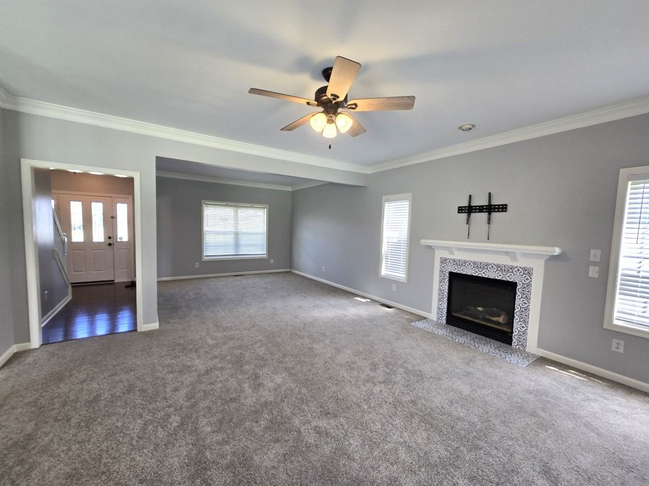 315 Orchard Dr - Photo 2 of 15