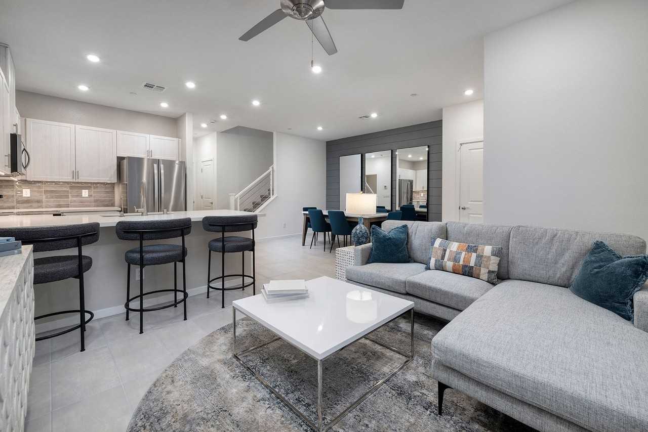 6788 Nimbus Ave - Photo 2 of 30