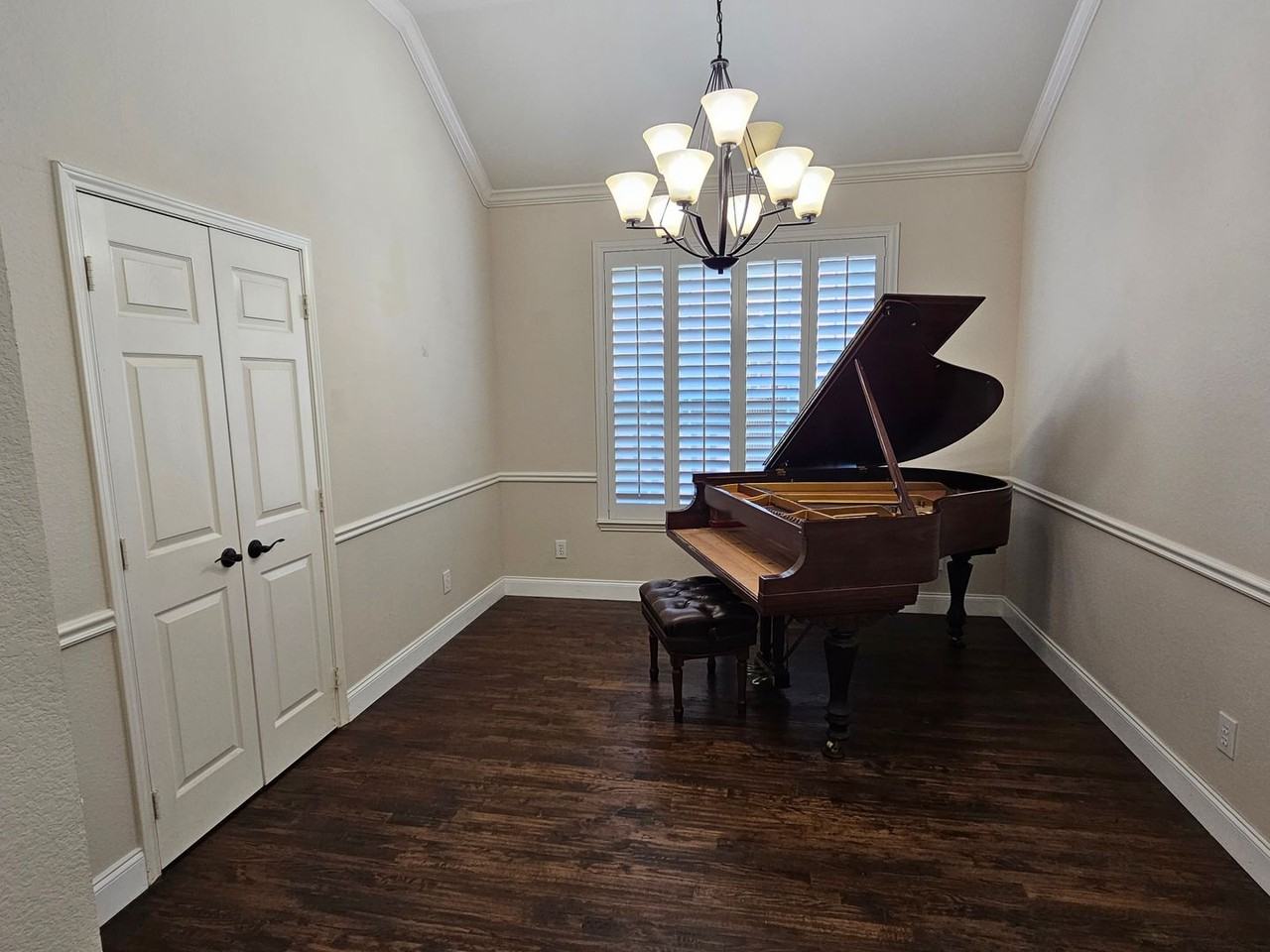 1413 Brandon Ct - Photo 3 of 24