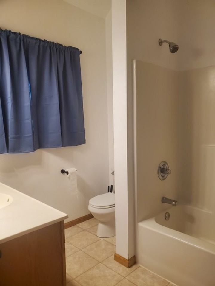 1009 Shady Hollow Rd Sw #4 - Photo 5 of 11
