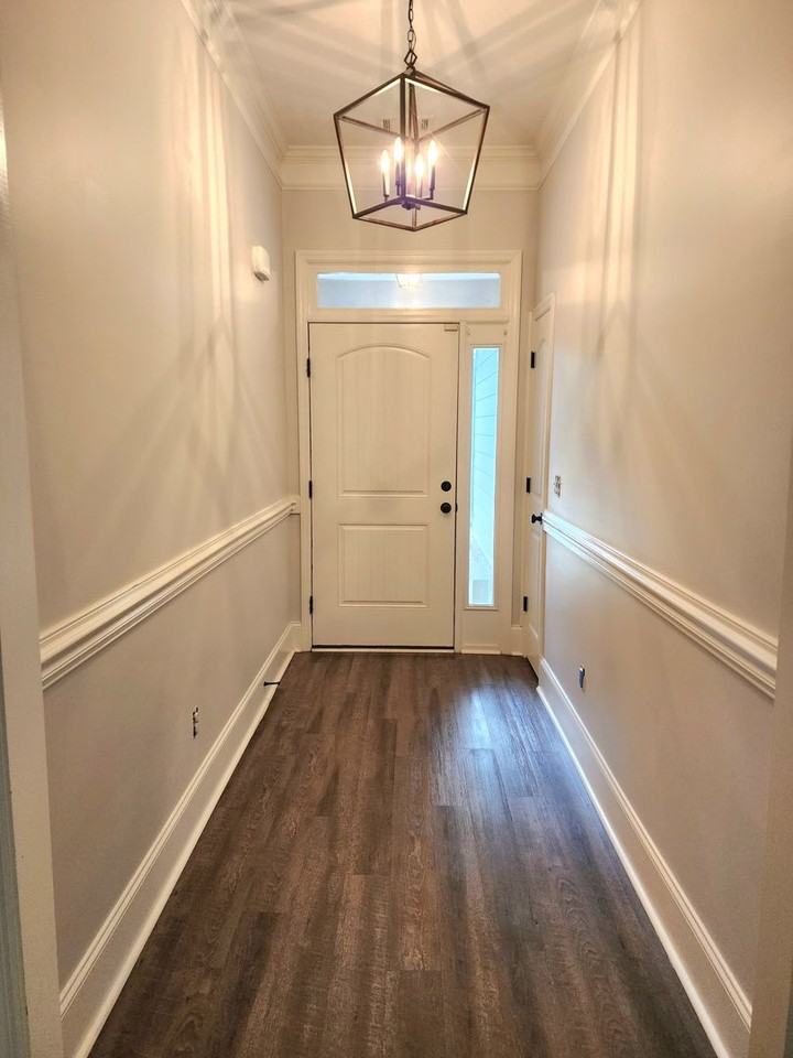 4427 Raleigh Dr - Photo 3 of 28