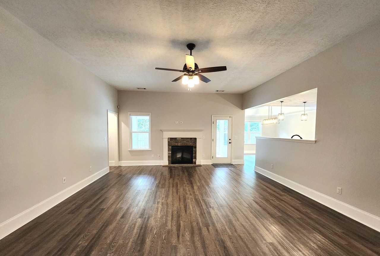 4427 Raleigh Dr - Photo 4 of 28