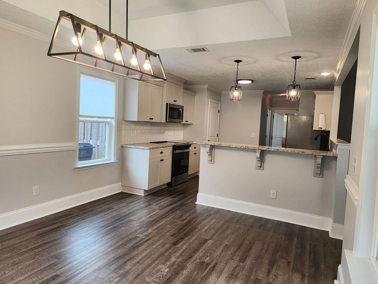 4427 Raleigh Dr - Photo 7 of 28