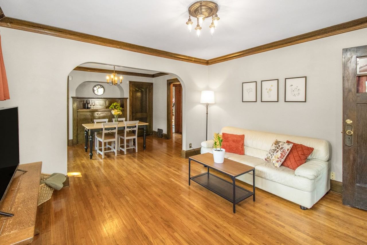 1226 Saint Clair Ave - Photo 5 of 34