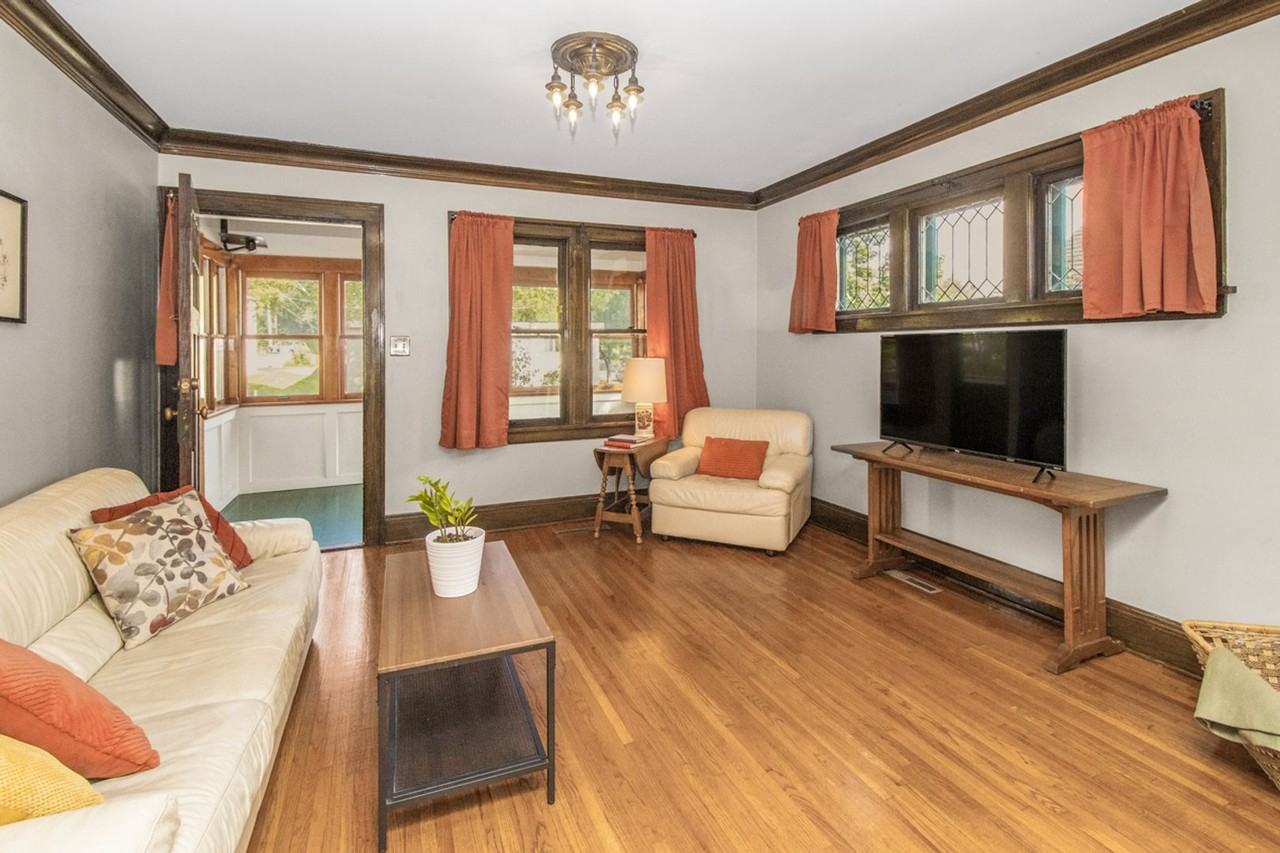 1226 Saint Clair Ave - Photo 7 of 34