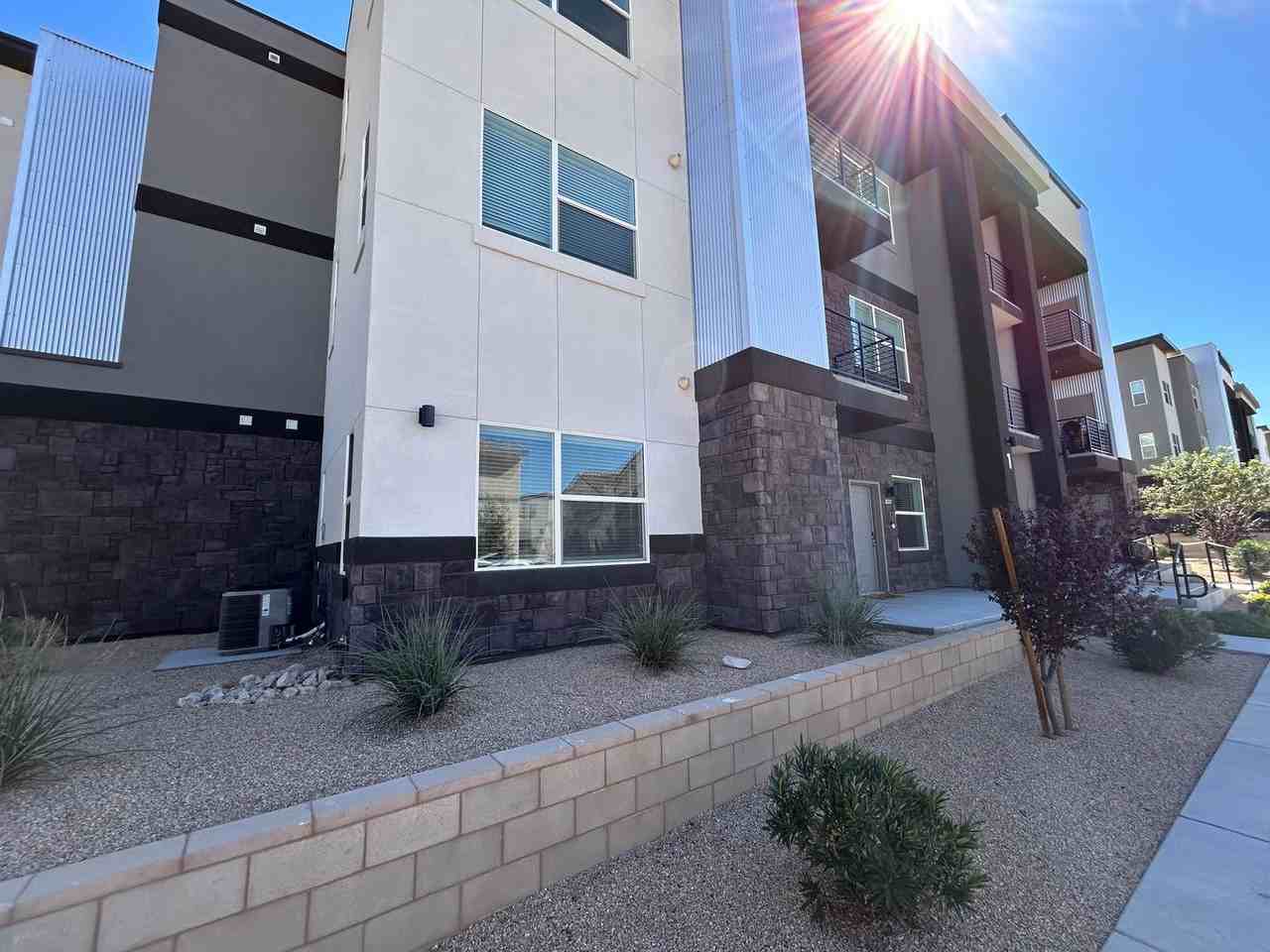 5801 S Garnet Dr #101 - Photo 4 of 39