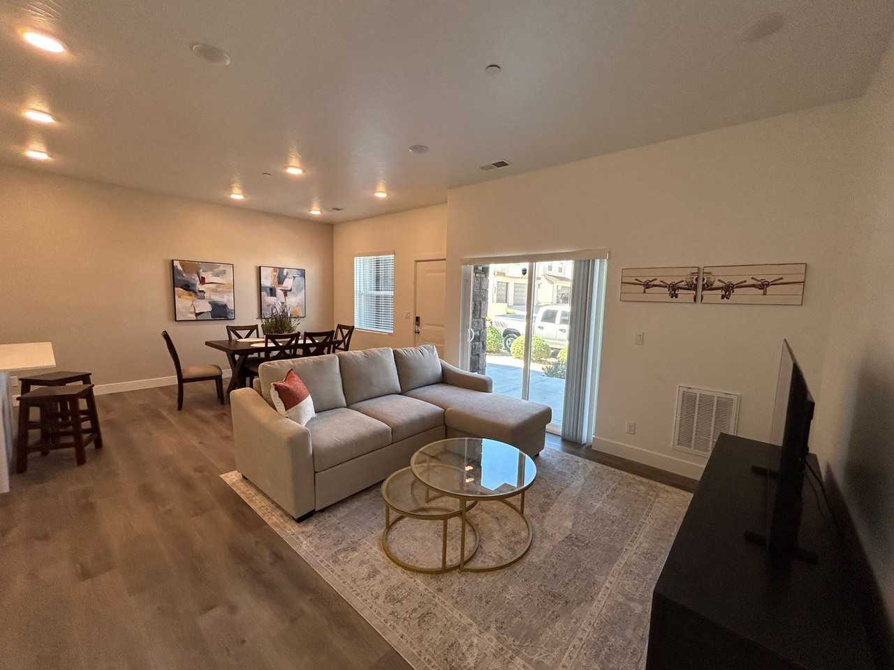 5801 S Garnet Dr #101 - Photo 7 of 39