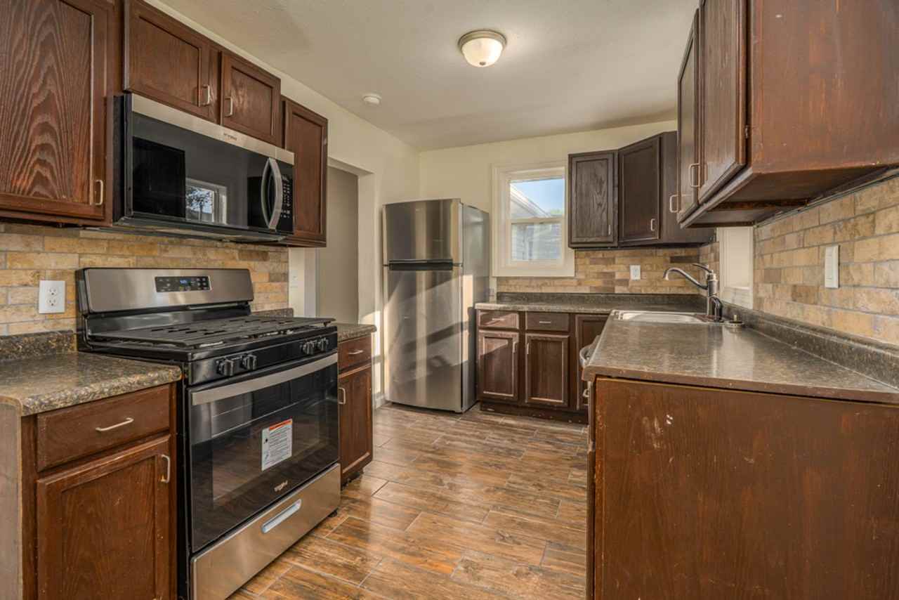 549 Mcphail St - Photo 6 of 10