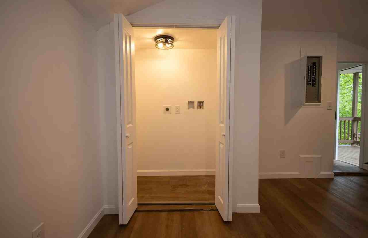 23 Highland St - Photo 5 of 18