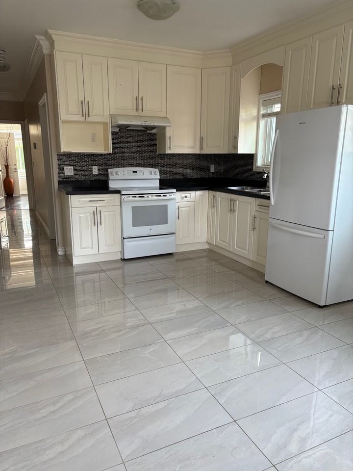 7836 Canada Way - Photo 2 of 7