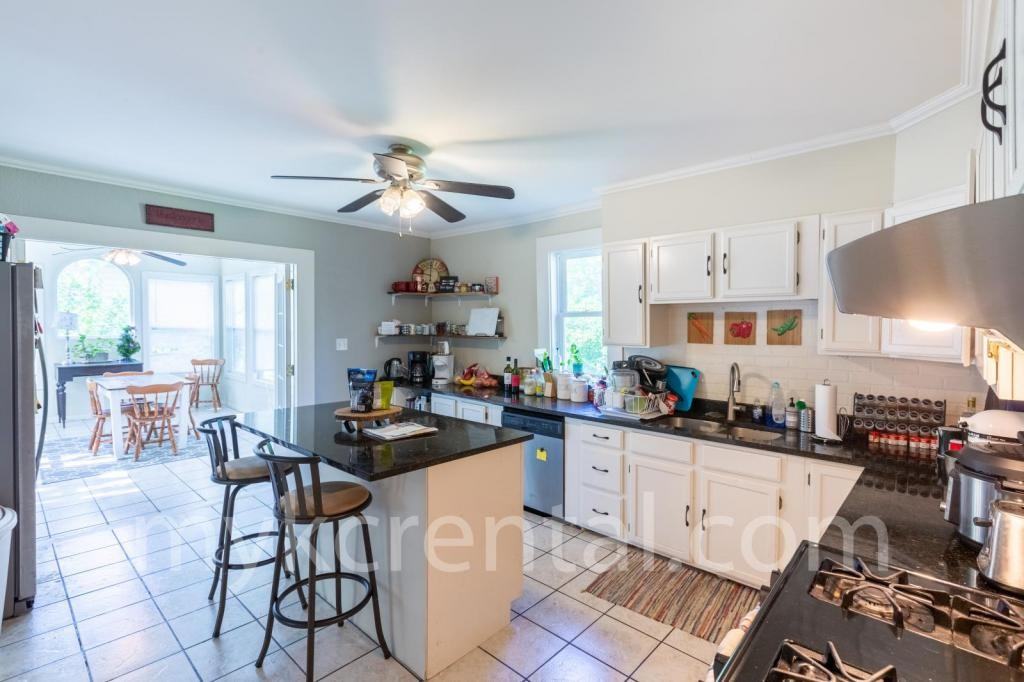 4703 Alhambra Dr - Photo 2 of 21