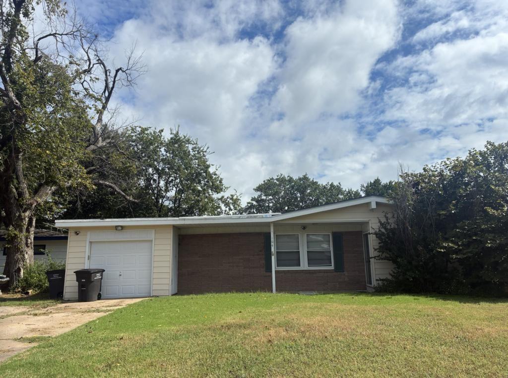 104 Mockingbird Ln - Photo 3 of 15