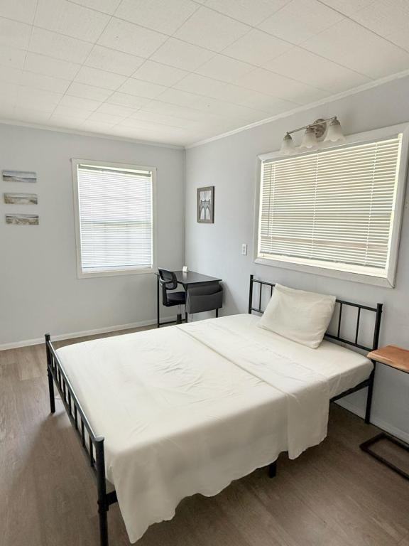 2701 Avenue T Nw #5 - Photo 3 of 8