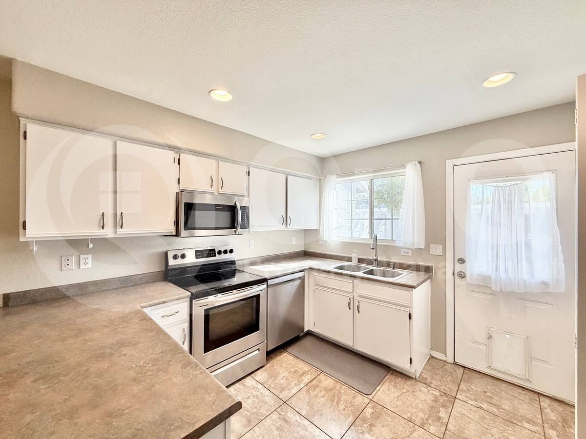 860 N Mcqueen Rd #1139 - Photo 2 of 10