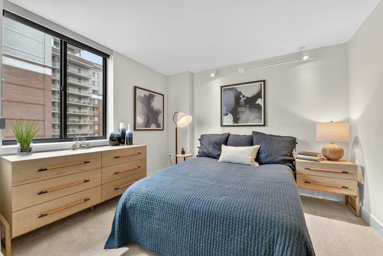 Richmond Square - Photo 6 of 30