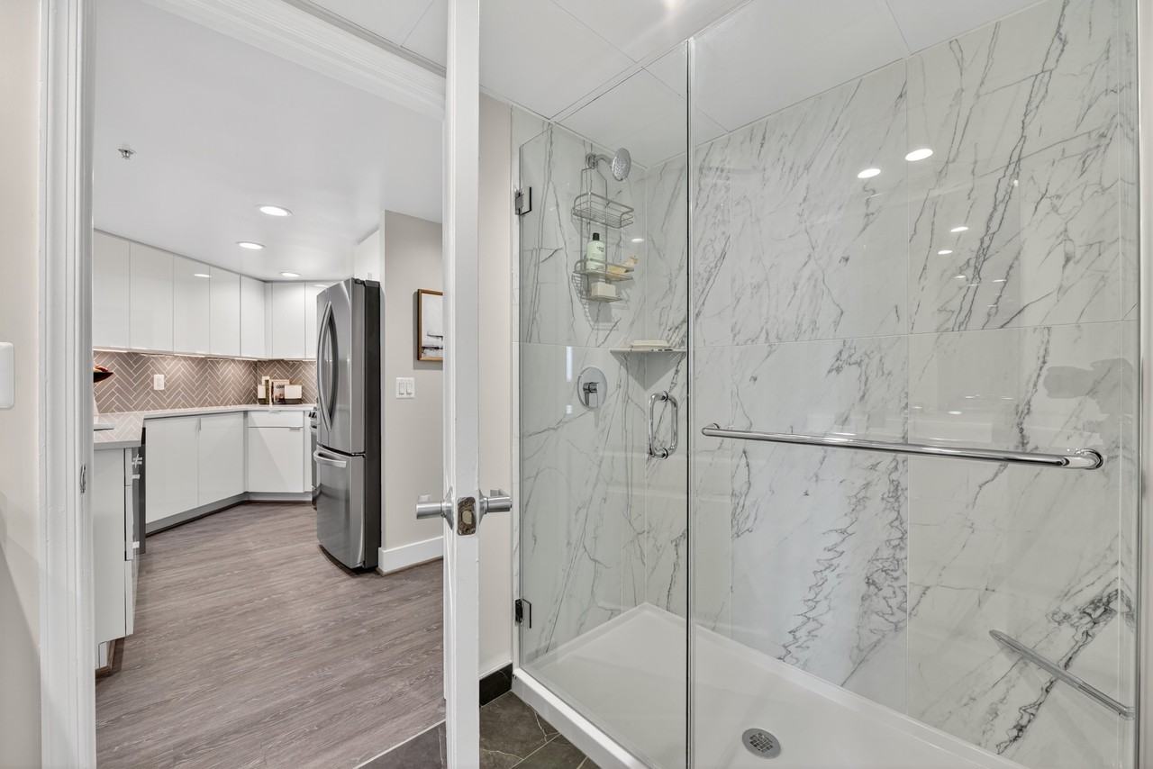 Richmond Square - Photo 7 of 30