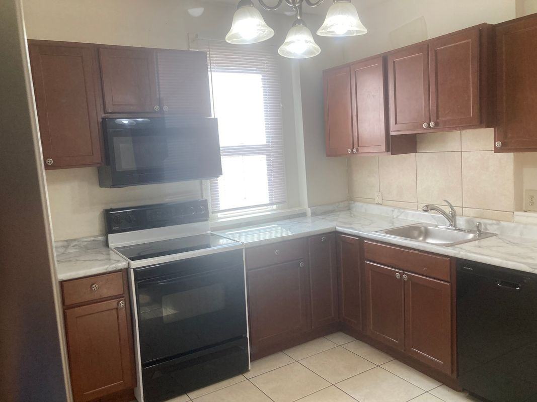 7051 Julian Ave - Photo 4 of 7