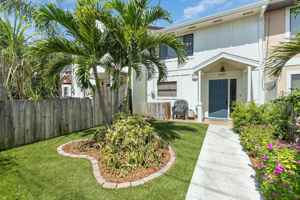 featured image of 8305 Rosalind Ave