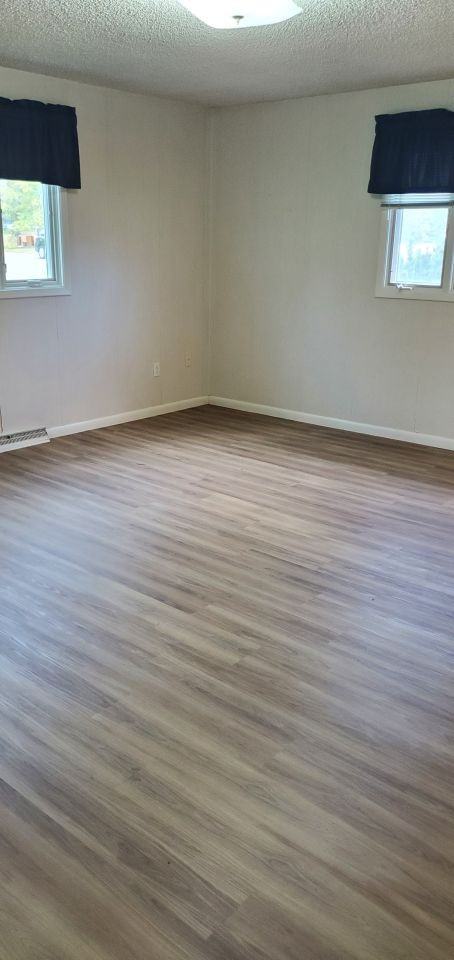 2002 Glendale Ln - Photo 2 of 10