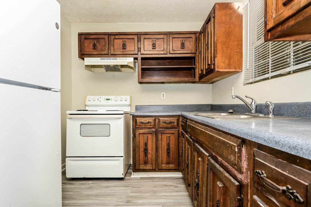 4868 Bartlett Ct - Photo 2 of 15