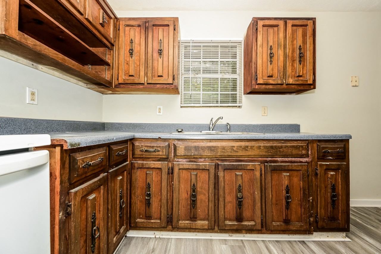 4868 Bartlett Ct - Photo 4 of 15