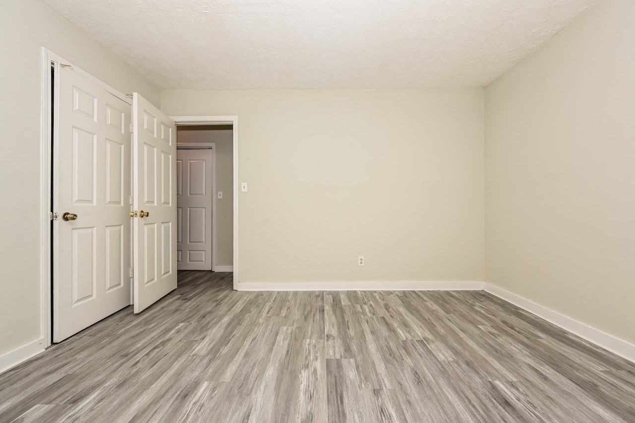 4868 Bartlett Ct - Photo 7 of 15