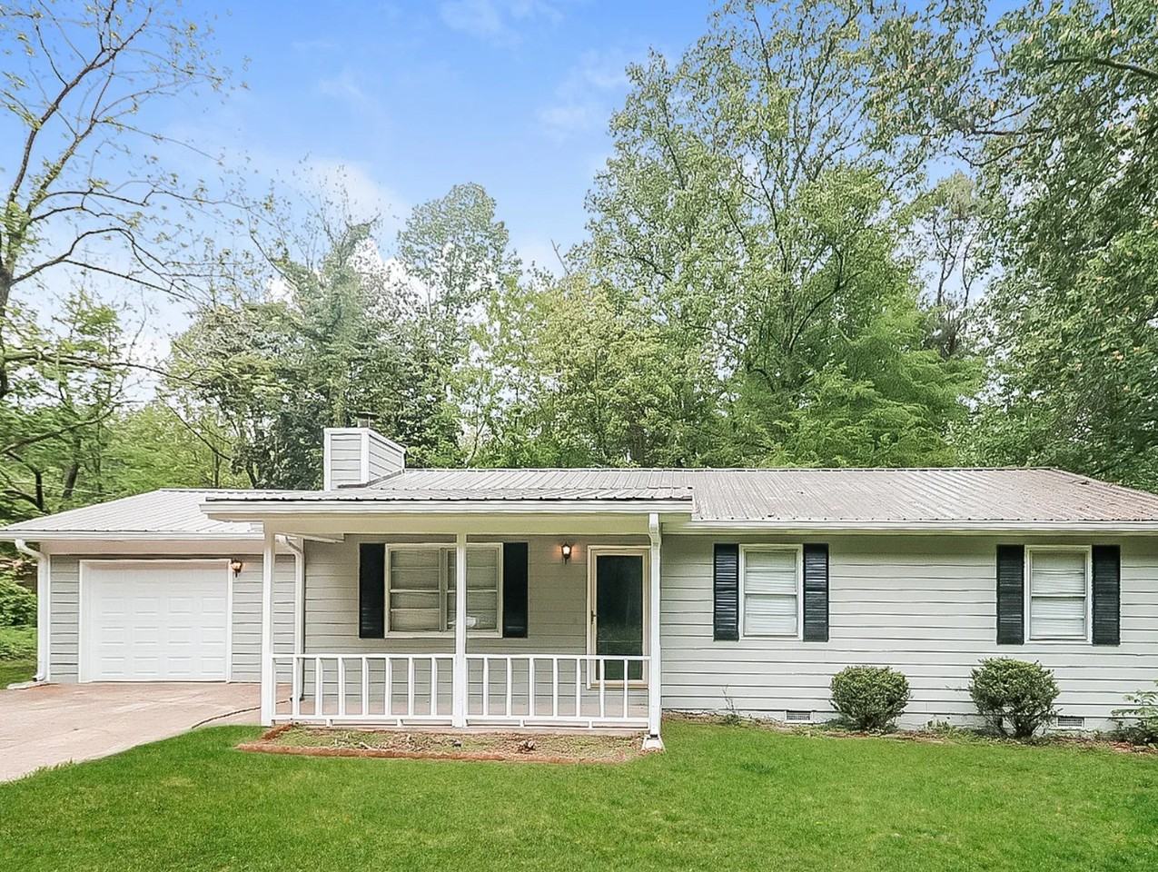 5630 N Allen Rd Se - Photo 2 of 16