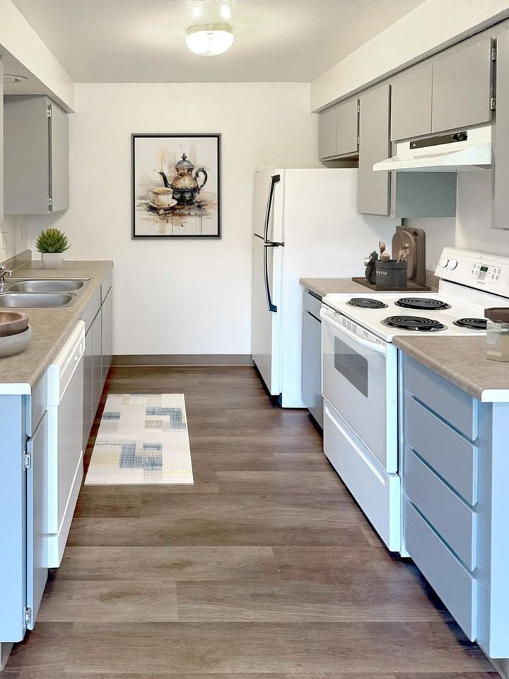 452-Trinity Apartments - Photo 2 of 35