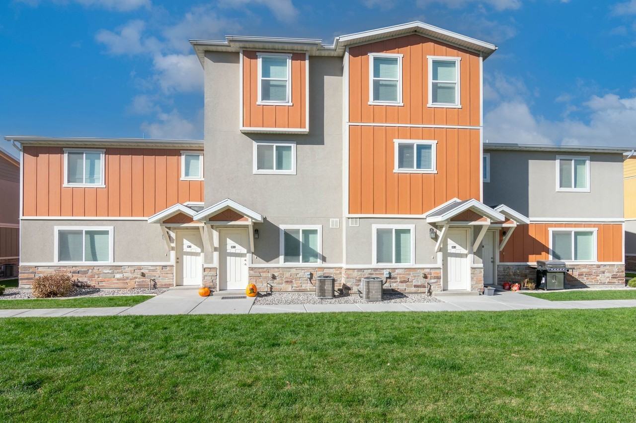 *Tucker Row in Vineyard - Photo 7 of 23