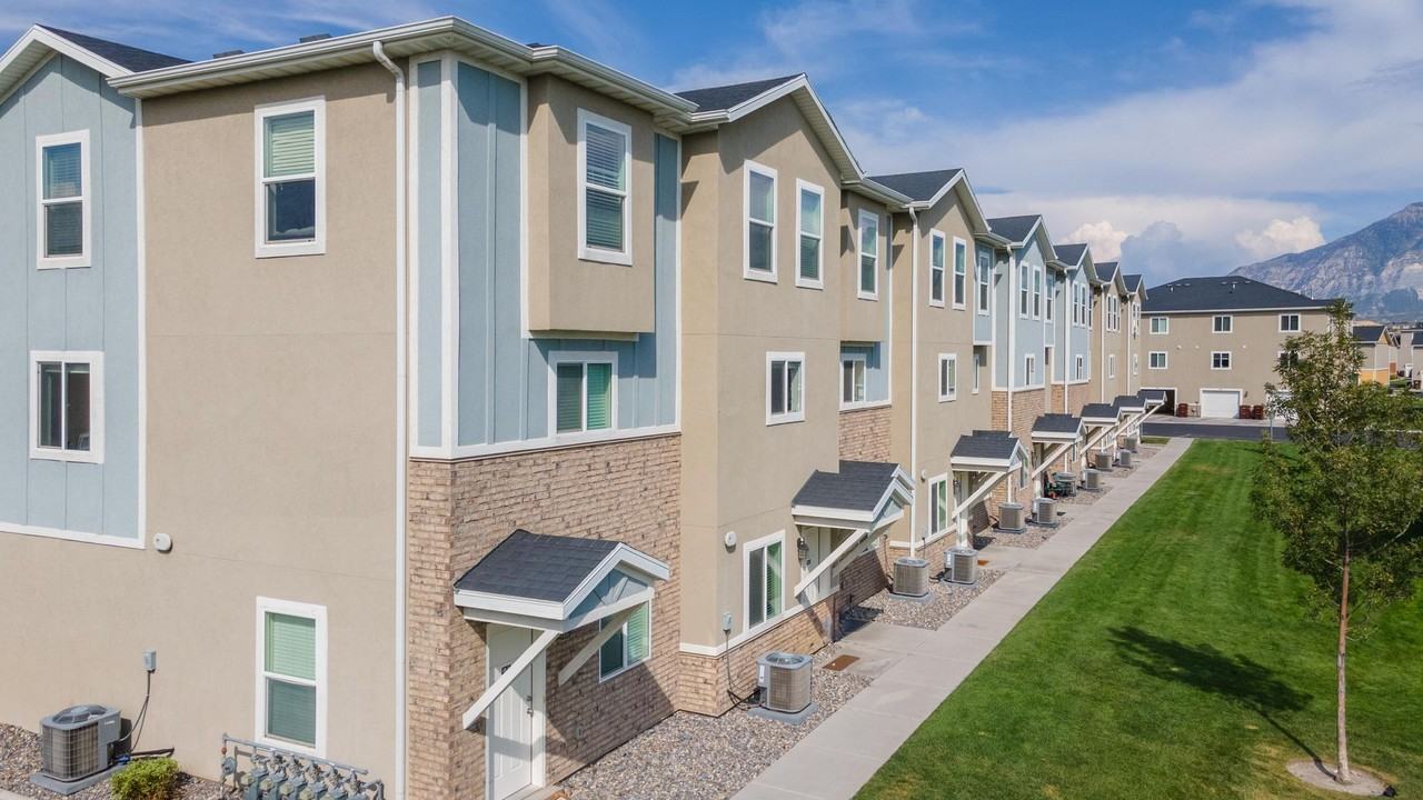 100 E 630 N - Photo 5 of 36