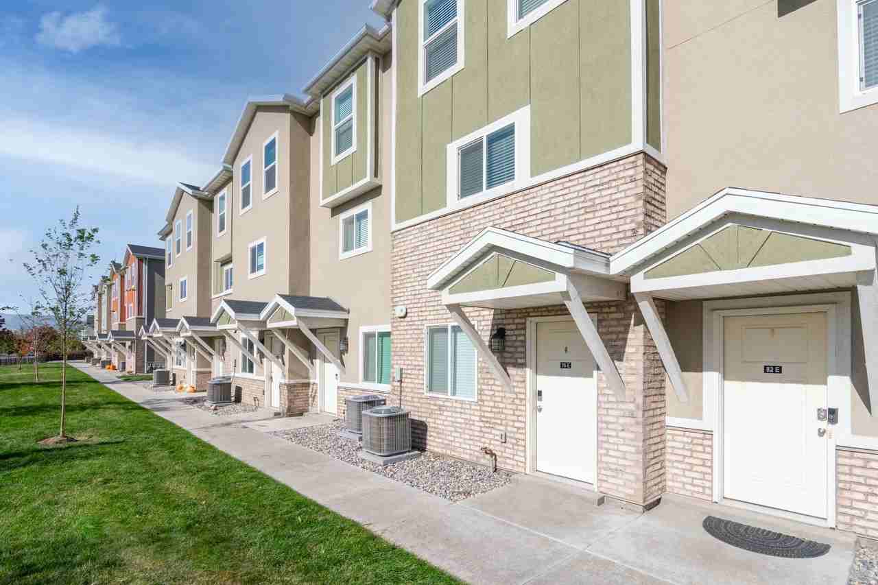 100 E 630 N - Photo 5 of 25
